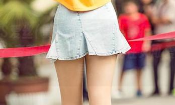 AISS爱丝(黄金版) – 谁说穿行一定要有目的？索菲的定制作品是任性又可爱的信号。