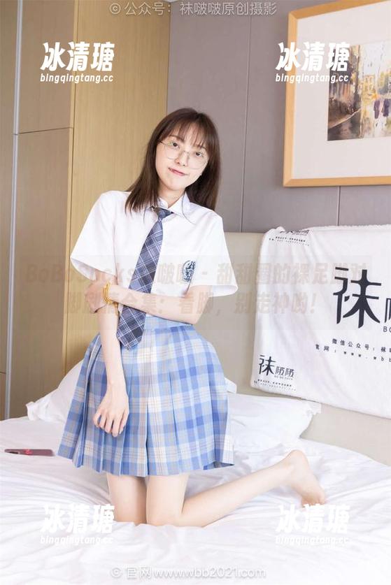 BoBoSocks袜啵啵-甜甜圈 BoBoSocks袜啵啵 - 甜甜圈的裸足脚对脚剧情合集:看脚,别走神哟!