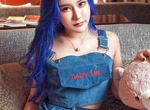 Feilin嗲囡囡 – 最新施忆佳KITTY的白裙套图，真的是个开幕式，随时准备迎接众人的好奇目光和我自信的踱步！