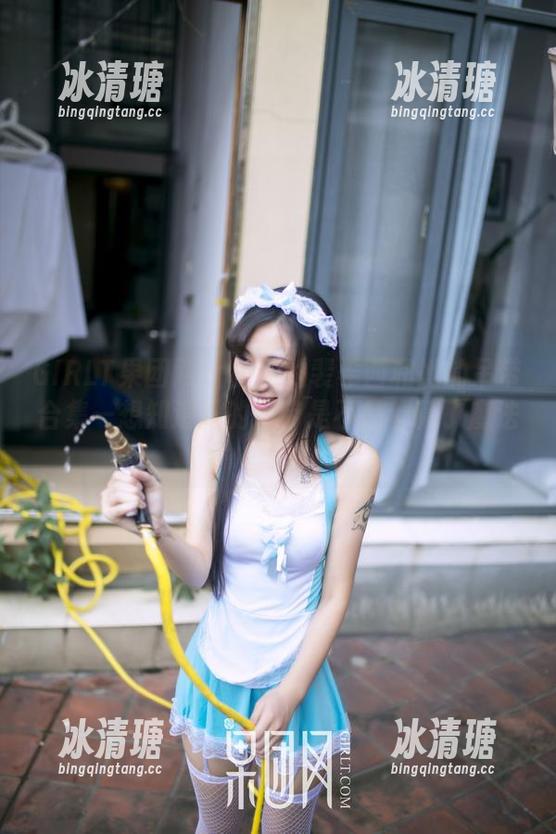 GIRLT果团网-裴希西 GIRLT果团网 - 板正的裴希西和她的吊带合集—想知道她的吊带是不是都藏了魔法?