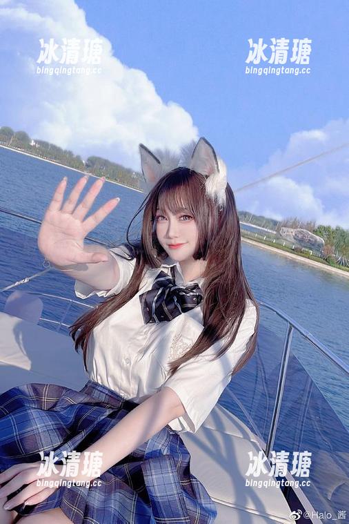 Halo_酱 最新一款Halo_酱女孩cos,真的每一帧都让我想捏她脸!