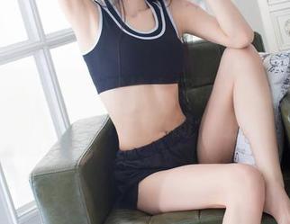 IMiss爱蜜社 – 酷炫牛仔裤大集合：观看杨紫嫣Cynthia的个性触碰