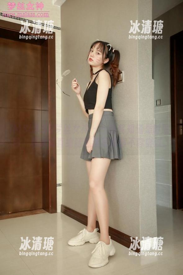 MSLASS梦丝女神-苏沐 MSLASS梦丝女神 - 一看就知道是时髦精,苏沐笔直细腿精选写真集不容错过。