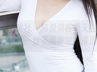 MiiTao蜜桃社 – 韩贝贝在夏天的图像中，藏着一丝不易察觉的挑逗