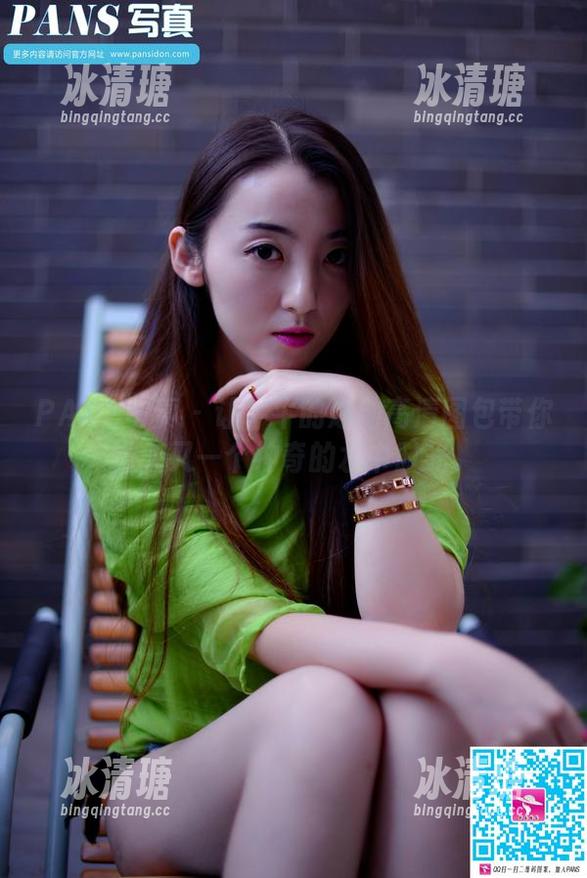 PANS写真-牛牛 PANS写真 - 让牛牛的泳池高清图包带你进入又一个神奇的水中时光。