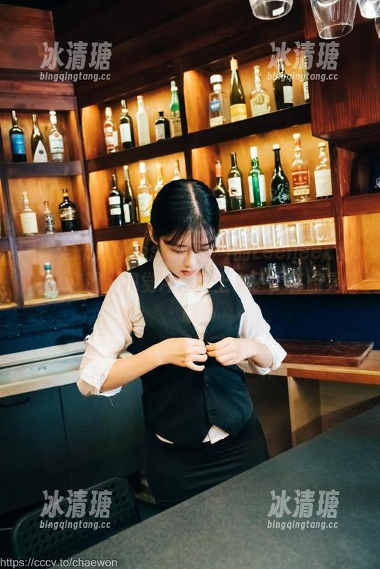 最新发布！Sonson(손손)的LeeheeExpress套图，视觉冲击力上来了，有点晃眼哦