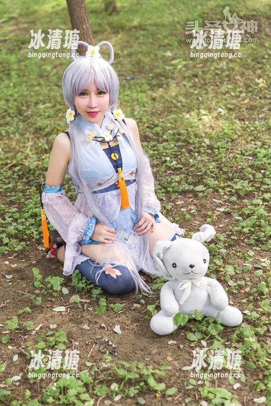 TouTiao头条女神-果儿Victoria TouTiao头条女神 - 定制所以特别,果儿Victoria的美脚写真让我愣了好久,是真的?!