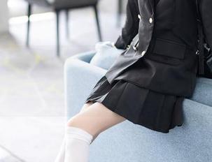 XIAOYU语画界 – 最新图集里，杨紫嫣Cynthia如何在浴室里搞些小动作？