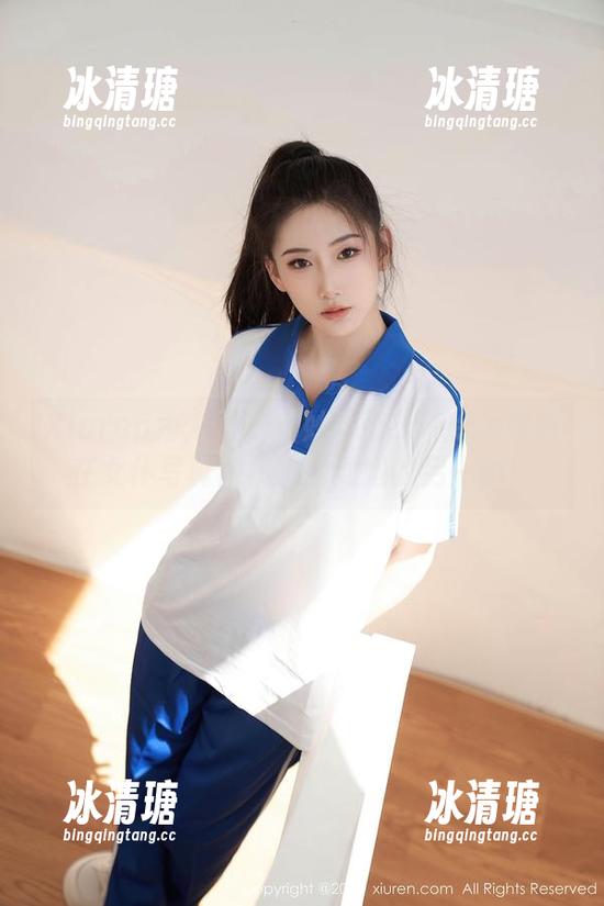 Xiuren秀人网 - 看妙可可Cheese如何在女仆写真合集里找到她的另一面！