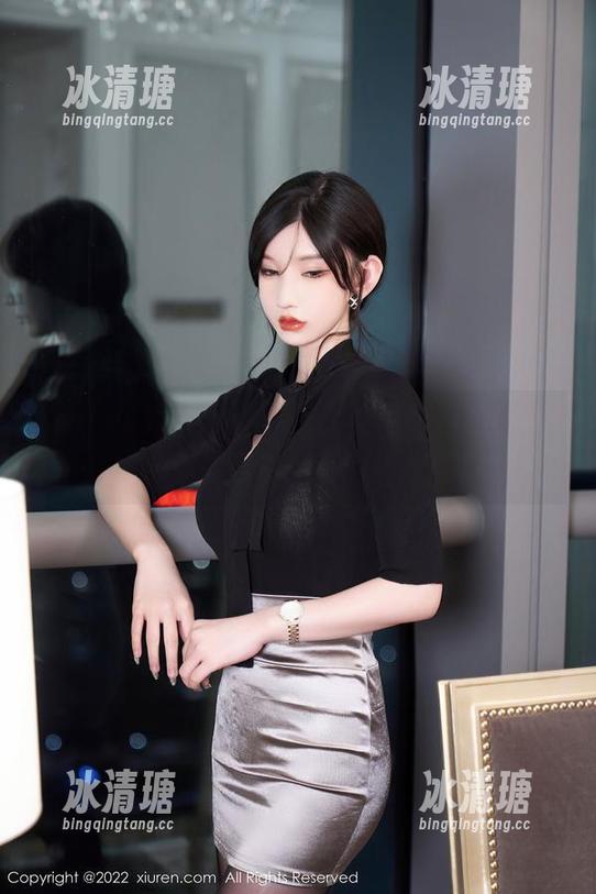 Xiuren秀人网-涵涵Luna Xiuren秀人网 - 私房比基尼,涵涵Luna集合你想象中所有的潜水艇!