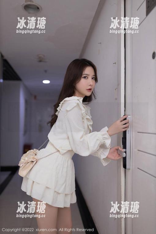 Xiuren秀人网-金妍兮Saki Xiuren秀人网 - 毛衣加金妍兮Saki等于什么?套图带来的错觉,得慢慢品