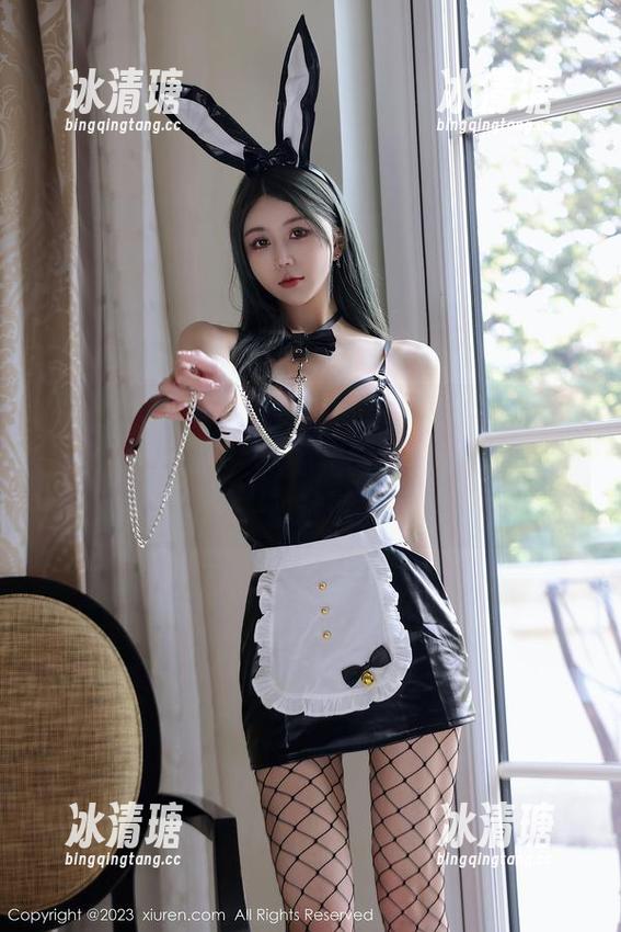 Xiuren秀人网-陆萱萱cecillia Xiuren秀人网 - 突然想到了...陆萱萱cecillia镂空画面,真的是图库福利啊,下载一张试试?