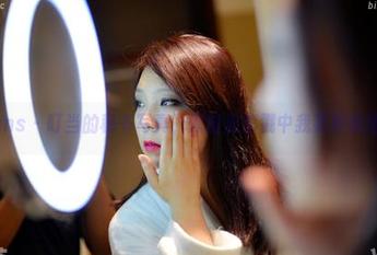 pans – 叮当的秘书写真，原图居然戳中我某种情绪。