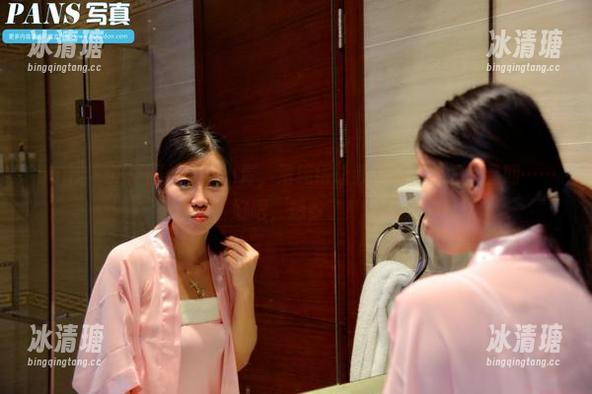 pans-小青 pans - 这张图片里的小青,清纯得让我想起了我的青春期……好吧,想多了!