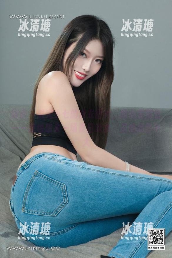 丽柜-小七 丽柜 - 看完小七的泳衣图片,我心里默念——我也想来一场夏日戏水,虽然机会不大