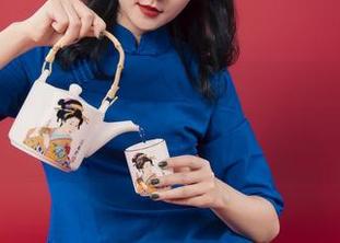 丽柜 – 下载轩轩的全套内衣，有没有想过只是为了搞勘察？