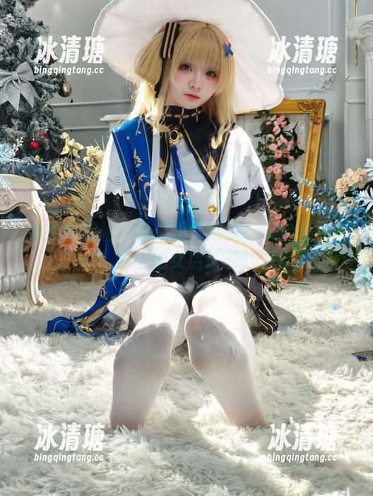 九柒喵 九柒喵御姐:真想知道她的cos衣服是从哪个仙女店买的!