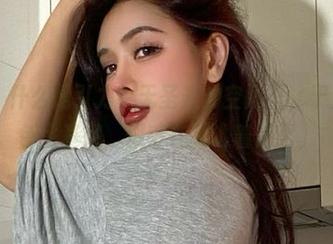微密圈 – 什么是引力？无圣光的空间里，于芷晴的紫色比基尼，似乎在默认着什么。