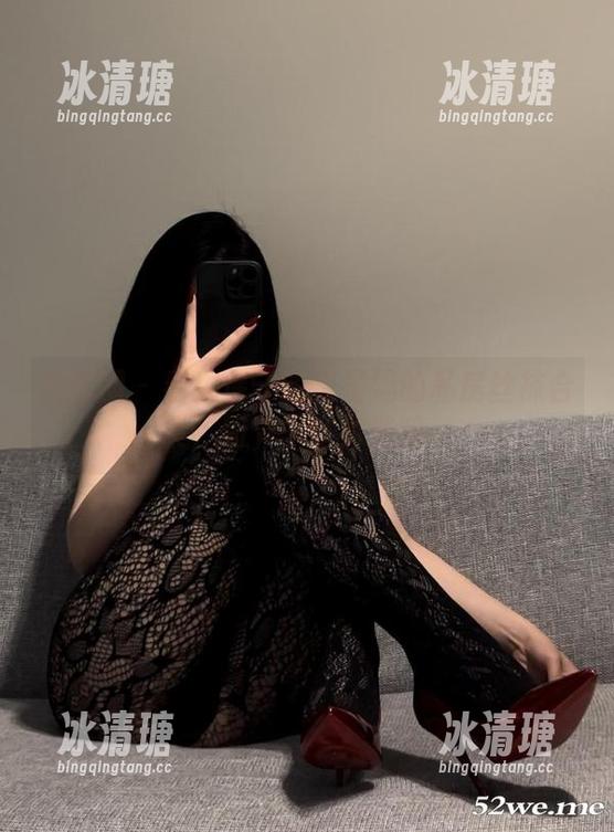 保守的二舅妈 微密圈 - 看!保守的二舅妈的私房丝袜合集,细节丰富到迷醉。