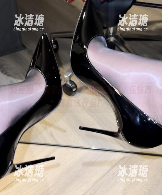 保守的二舅妈 微密圈 - 保守的二舅妈的女王风,在线高清模式开启!