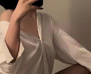 微密圈 – 在保守的二舅妈黑丝的图包中，有种说不出的诱惑