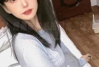女友出道！倦倦喵的私拍图集，让人每次都想侧脸学习一下。