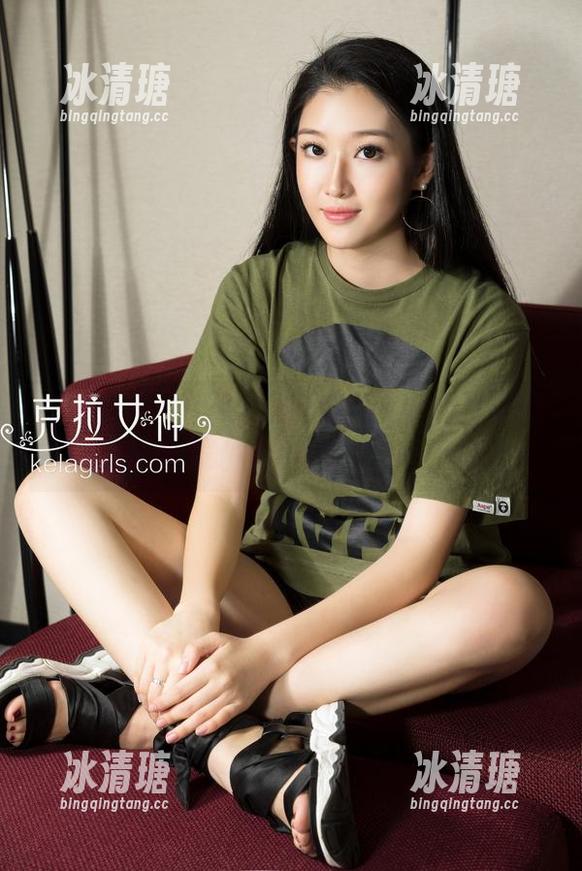 克拉女神-杨暖 克拉女神 - 如果杨暖爱的不是粉色,那我们就等着看她的变化吧——写真全文