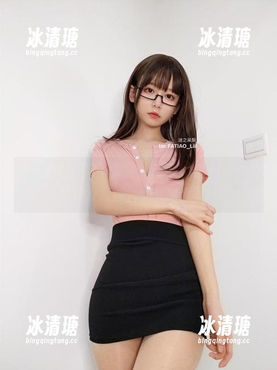 发条少女yoki 权威推荐:发条少女yoki的《春日少女》图包,别问,问就是好看!