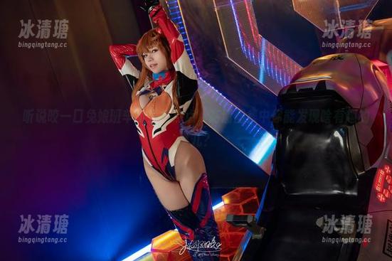 咬一口兔娘 听说咬一口兔娘班车动了一点点,高清图集中你能发现啥有趣的事儿?