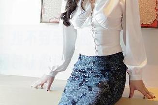嗲囡囡 – 找不到毛巾的Emily尹菲，油亮图包让你逆袭，想洗就洗！