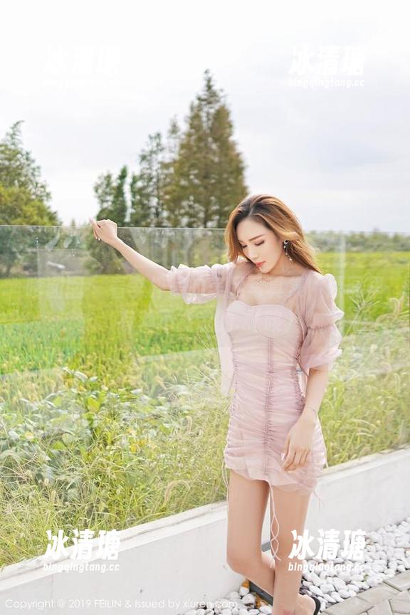 嗲囡囡-李梓熙 嗲囡囡 - 看李梓熙的美足写真集,原图里有种不能说的...(咳)