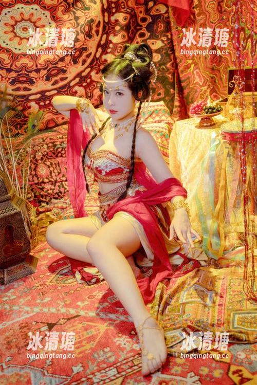 嗷呜虎虎 壁纸里的兔兔,嗷呜虎虎你能不能稍微低调一点,别太吸睛了?