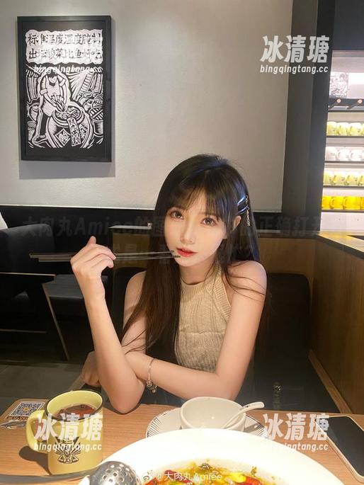 大肉丸Amiee 大肉丸Amiee的图册:秘书的正确打开方式是…看起来很忙?