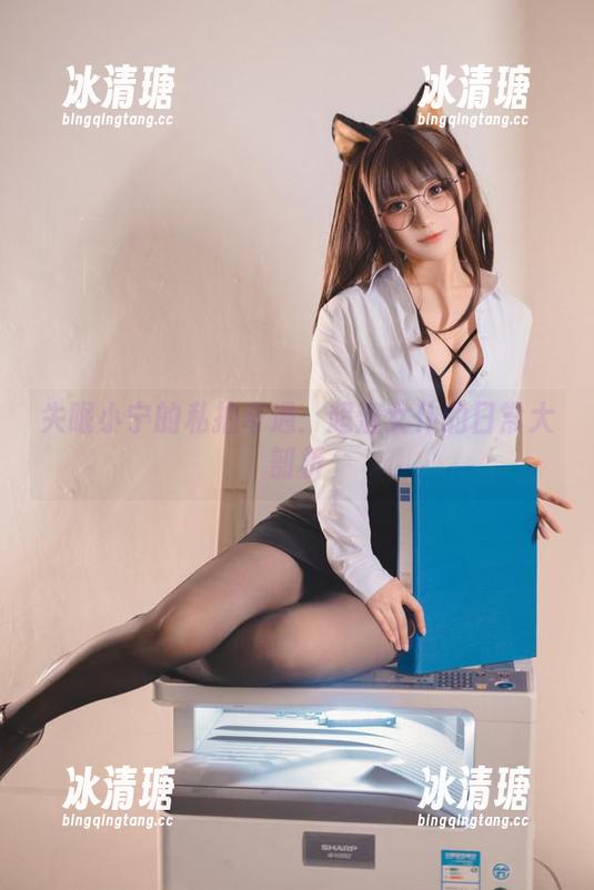 失眠小宁 失眠小宁的私拍奇遇:超涩女仆的日常大剖析