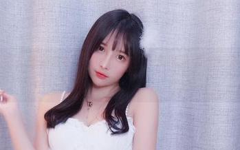 小小奶瓶儿的最新成就，兔女郎加长版竟然这样玩？分享一下吧！