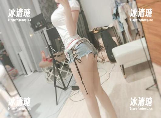 小玉吃果冻 微密圈 - 小玉吃果冻,白色蕾丝镂空,你真的不怕这图包里隐藏的无圣光让你被认出来吗...?