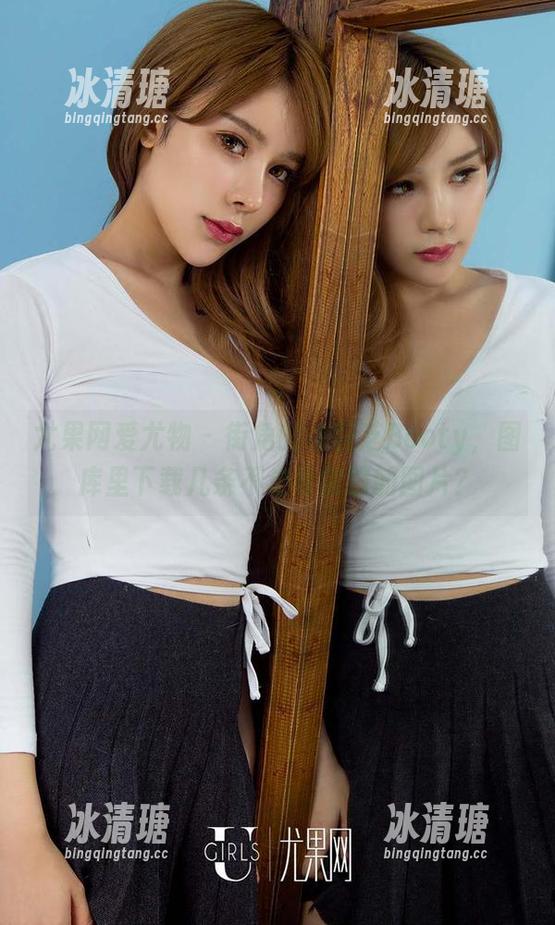 尤果网爱尤物-徐莉芝Booty 尤果网爱尤物 - 街角的徐莉芝Booty,图库里下载几条不走寻常路的图片?