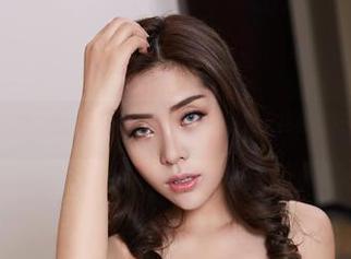 尤物馆 – 最新套图！Cris_卓娅祺的吊带，连天花板都忍不住想偷看！