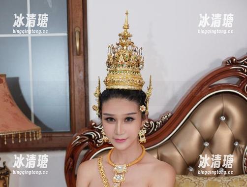 尤物馆-艾小青 尤物馆 - 艾小青的连体衣:看这身材,图片都羞了!