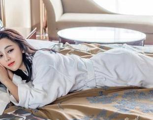 推女神 – 施忆佳Kitty酱的美图自拍，照得我都想成为她的朋友圈那颗“乖乖星”！