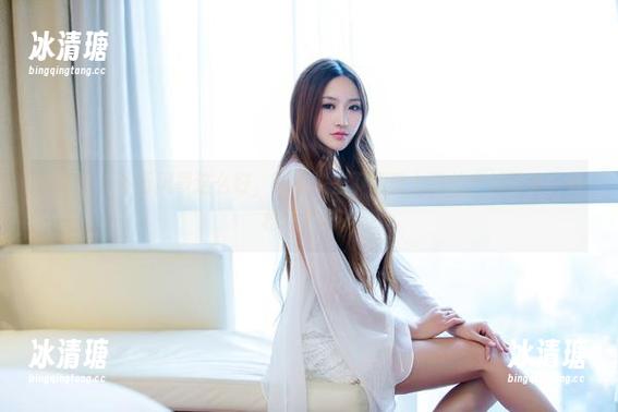推女郎-李七喜 推女郎 - 外面风景这么好,还不快去下载李七喜的户外写真,放松一下吧。