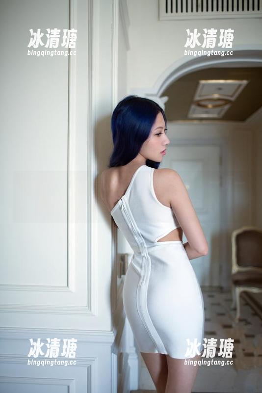 推女郎-艾栗栗 推女郎 - 艾栗栗的全套蕾丝图集,一页一页翻,每张都是精选的撩人之美。