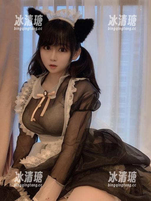 是依酱吖 这图,是依酱吖在岩边偷喝啤酒的原图?哈,等下,那是谁在飞?