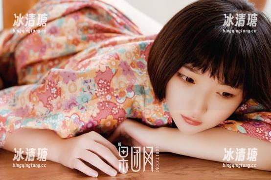果团网-蜜桃Q妹儿 果团网 - 蜜桃Q妹儿带你畅游肉丝合集,无圣光却更显真实的诱惑。