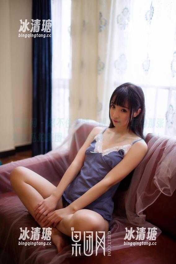 果团网-龚玥菲 果团网 - 忍不住想瞄一眼,龚玥菲的那张灰丝私拍美图,完美诠释了低调的诱惑!