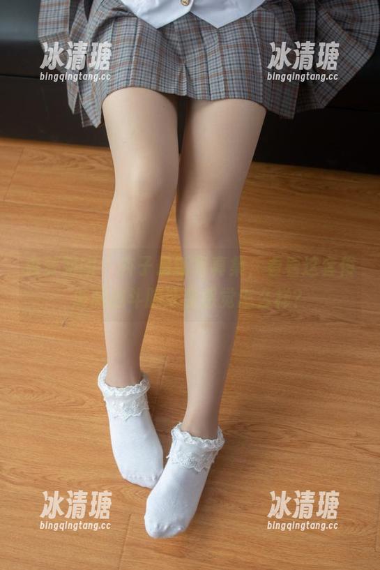 森萝财团-卉子 森萝财团 - 卉子最新写真集,看看这套绫波丽战斗服泳装感觉怎么样?