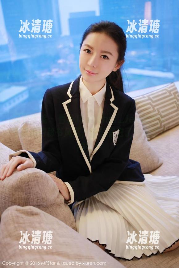 模范学院-Jennanni_Jen 模范学院 - 看着Jennanni_Jen在图库中展现的秘书风范,办公室进了什么邮寄的?!