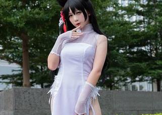 连体衣与春天，樱落Selena的写真原图让我恍若置身樱花雨中，真心想围着她转圈圈。