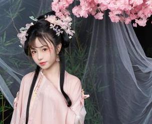 呵，爆机少女喵小吉的少女美图合集，真是一锅乱炖，你能猜猜里边藏着几个恋爱脑吗？