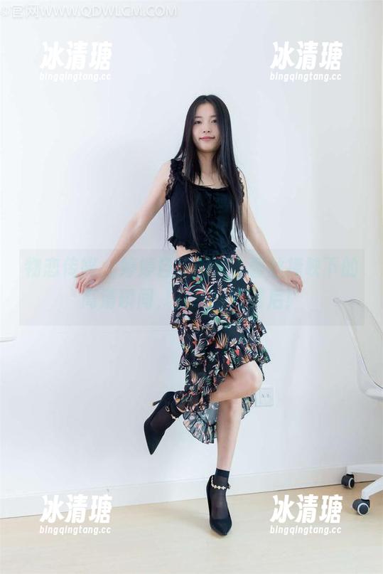 物恋传媒-婷婷 物恋传媒 - 婷婷自信绽放,蕾丝掩映下的高清瞬间,在线追随其后!